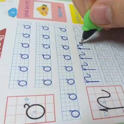 Bộ 3 Quyển Vở Luyện Viết Tự Xoá Tập Tô Chữ Số Cho Bé 3 4 5 Tuổi Mẫu Giáo Tặng 8 Ruột+2 Vỏ Bút + 2 Định Vị Cầm Tay